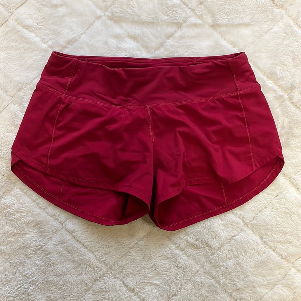 Dark red Lululemon Speed Up Low-Rise Lined Short 2.5". Size 4 Reg.
